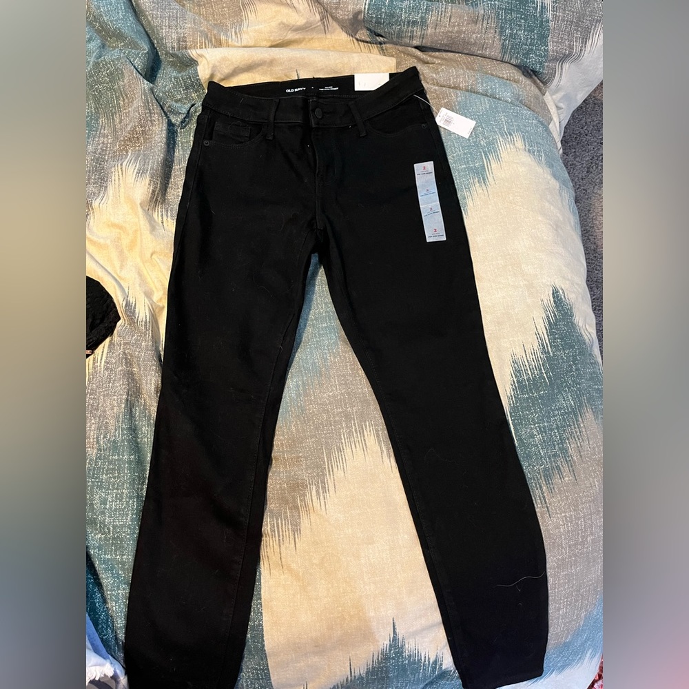 Old Navy size 2 black mid rise skinny jeans